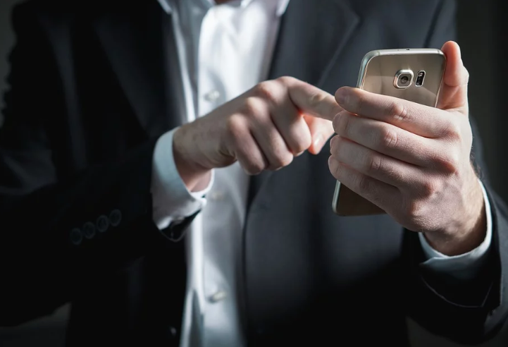 e-commerce through a phone